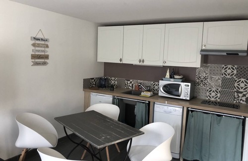 Ver-sur-Mer House | Quai sud Gîte 2/4 P. Accessible PMR 100m from the beach