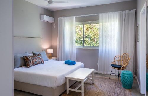 Grand Gaube Apartment | Quaint 2BDR Apt in Melville Public Beach w pool
