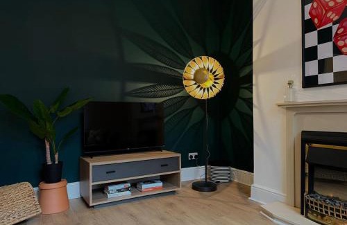 Wigan House | Quaint 2Bed House near Wigan Centre