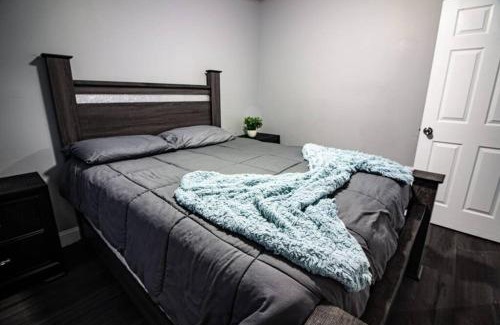 Niagara Falls Apartment | Quaint 3BR, 1 Bath near the falls