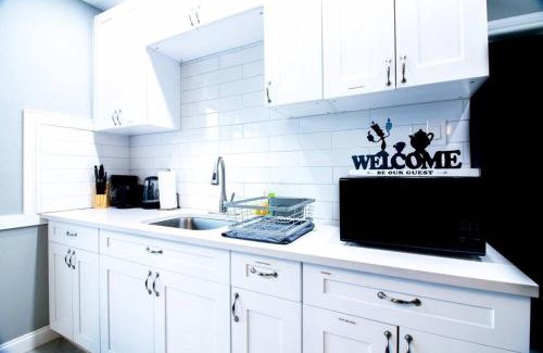 Niagara Falls Apartment | Quaint 3BR, 1 Bath near the falls