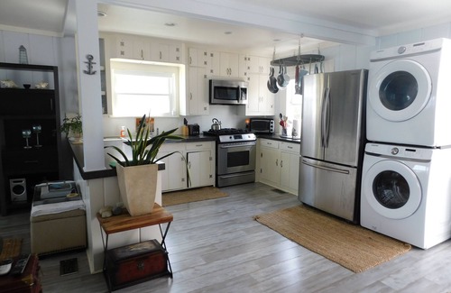 Kawkawlin Cottage | Quaint beach cottage with magnificent sunrises on Saginaw Bay/Lake Huron
