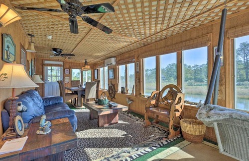 Chincoteague House | Quaint Chincoteague Island Hideaway with 2 Porches!