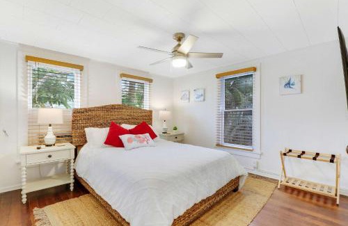 Stuart House | Quaint Cottage - Downtown Stuart
