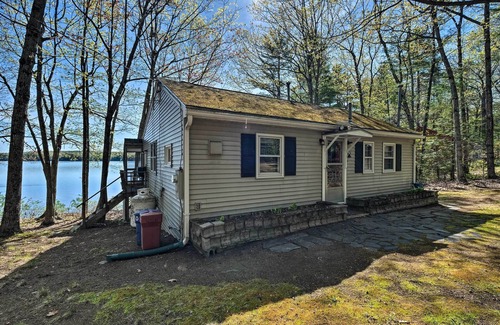 Monmouth Cottage | Quaint Cottage with Dock on Annabessacook Lake!