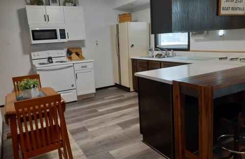 Spirit Lake House | Quaint East Lake House