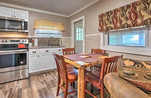 Carbondale House | Quaint Home w/ Lake Views < 10 Mi to Elk Mtn!