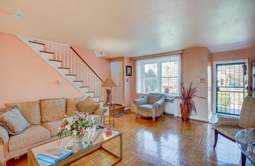Primos Secane House | Quaint Lansdowne Getaway Near Downtown Philly!