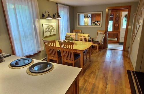 Chatham Cabin | Quaint, Rustic, Quiet Retreat