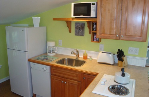 Waquoit Village Apartment | Quaint Studio near Mashpee Commons