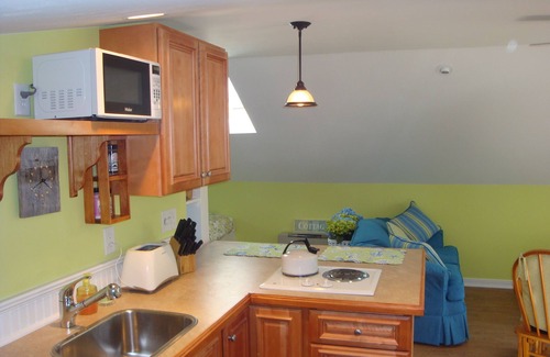 Waquoit Village Apartment | Quaint Studio near Mashpee Commons