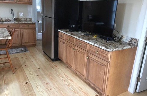 West Chatham Cottage | Quaint Two Bedroom Lakeside Cottage #18 with Screened-in Porch in Chatham