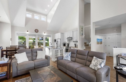 Regional District of Nanaimo House | Qualicum Landing