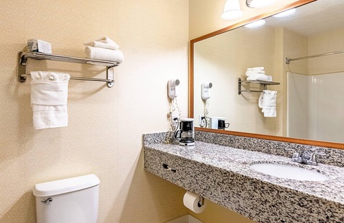 Burkeville Hotel | Quality Inn Burkeville Hwy 360 & 460