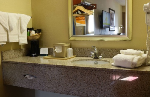 Summit Station Hotel | Quality Inn Columbus - East