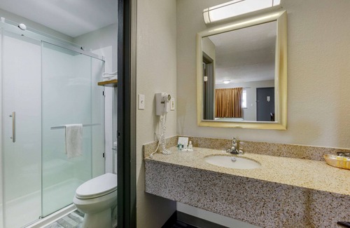 Summit Station Hotel | Quality Inn Columbus - East