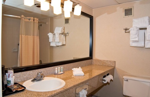 Springfield Hotel | Quality Inn & Conference Center