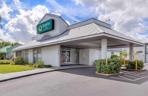 Stuart Hotel | Quality Inn Downtown Stuart