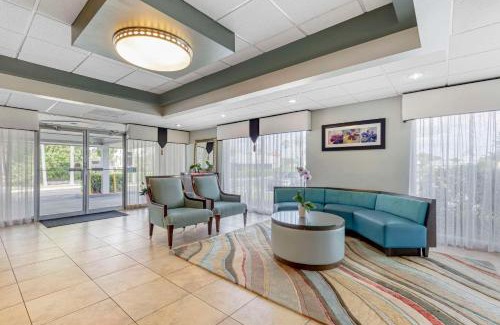 Stuart Hotel | Quality Inn Downtown Stuart