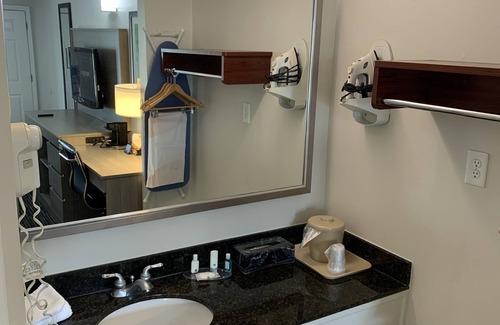 Gallatin Hotel | Quality Inn Gallatin - Nashville Metro