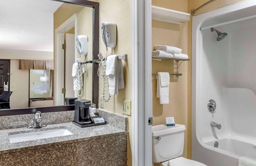 Hillsville Hotel | Quality Inn Hillsville