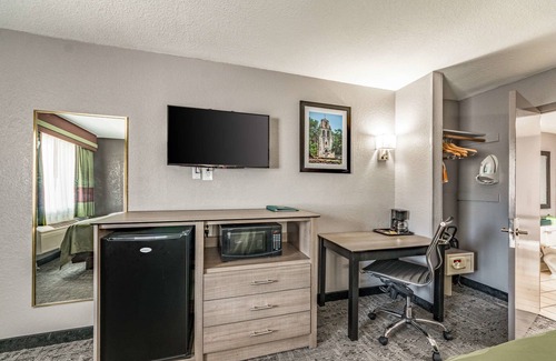 Arena District Hotel | Quality Inn I-10 East near Frost Bank Center