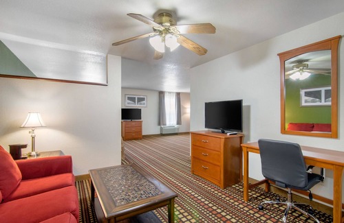 Kearney Hotel | Quality Inn Kearney - Liberty