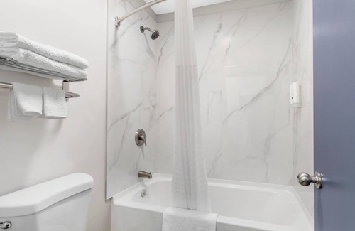 Madison Hotel | Quality Inn Madison - Huntsville