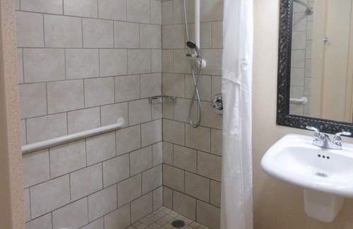 Oneonta Hotel | Quality Inn Oneonta Cooperstown Area