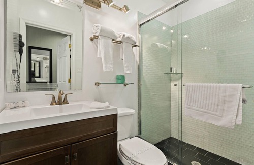 Midtown Village Hotel | Quality Inn Philadelphia Center City