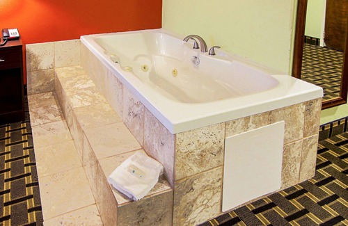 Plainfield Hotel | Quality Inn Plainfield I-395
