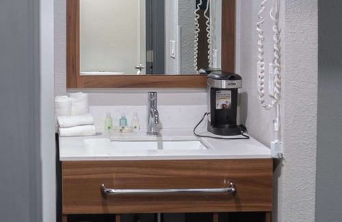 Sumner Hotel | Quality Inn Portland Airport PDX