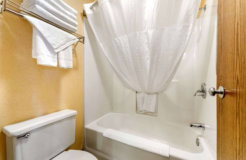 Pueblo Hotel | Quality Inn Pueblo North