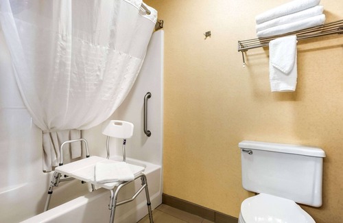 Pueblo Hotel | Quality Inn Pueblo North