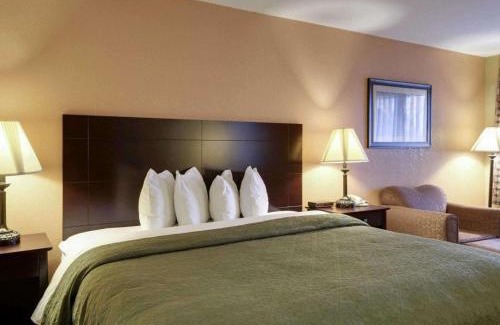 Russellville Hotel | Quality Inn Russellville I-40