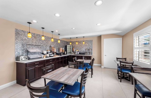 Lincoln Acres Hotel | Quality Inn San Diego South - Chula Vista