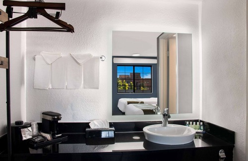 Southside Hotel | Quality Inn Santa Fe New Mexico