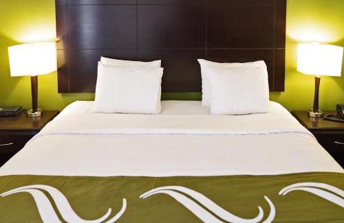 Seymour Hotel | Quality Inn Seymour I-65