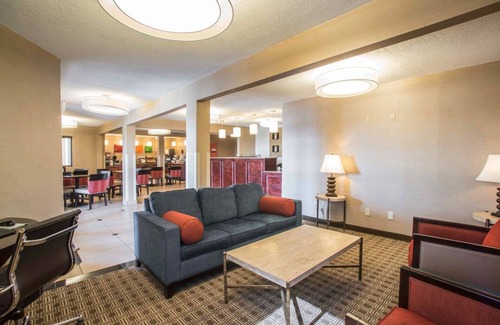 Boonville Hotel | Quality Inn & Suites Boonville - Columbia