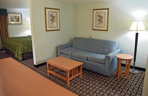 Council Bluffs Hotel | Quality Inn & Suites Council Bluffs - Omaha East