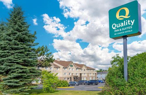 Bathurst Hotel | Quality Inn & Suites