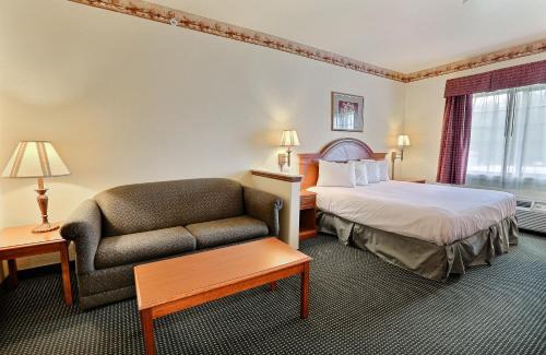 Glen Rose Hotel | Quality Inn & Suites Glen Rose