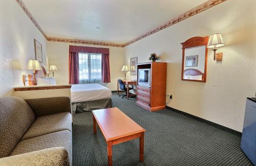 Glen Rose Hotel | Quality Inn & Suites Glen Rose