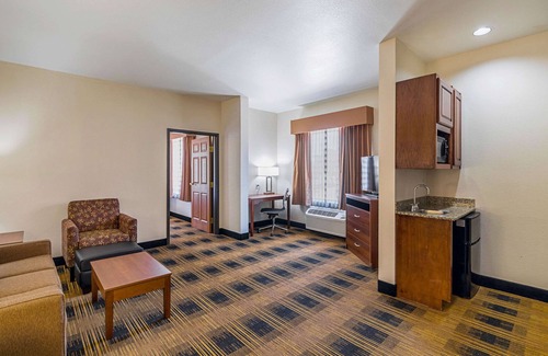Lampasas Hotel | Quality Inn & Suites Lampasas