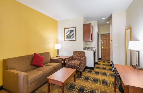 Lampasas Hotel | Quality Inn & Suites Lampasas