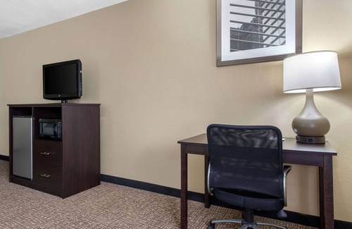 Lebanon Hotel | Quality Inn & Suites Lebanon I-65