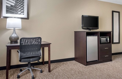 Lebanon Hotel | Quality Inn & Suites Lebanon I-65