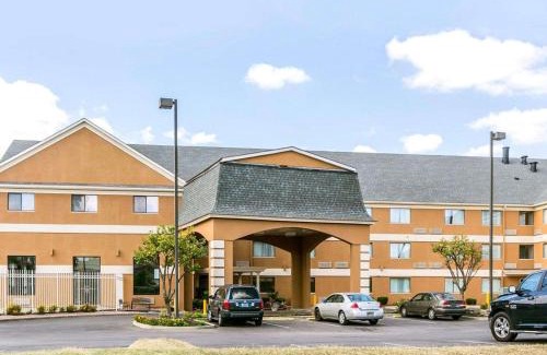 Old Louisville Hotel | Quality Inn & Suites University-Airport
