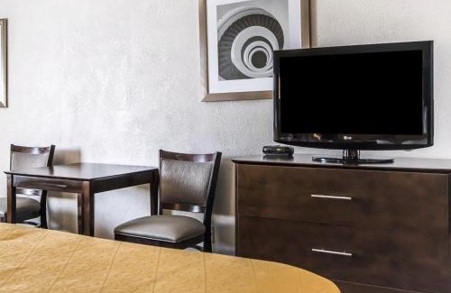 Old Louisville Hotel | Quality Inn & Suites University-Airport