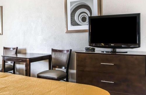 Old Louisville Hotel | Quality Inn & Suites University-Airport